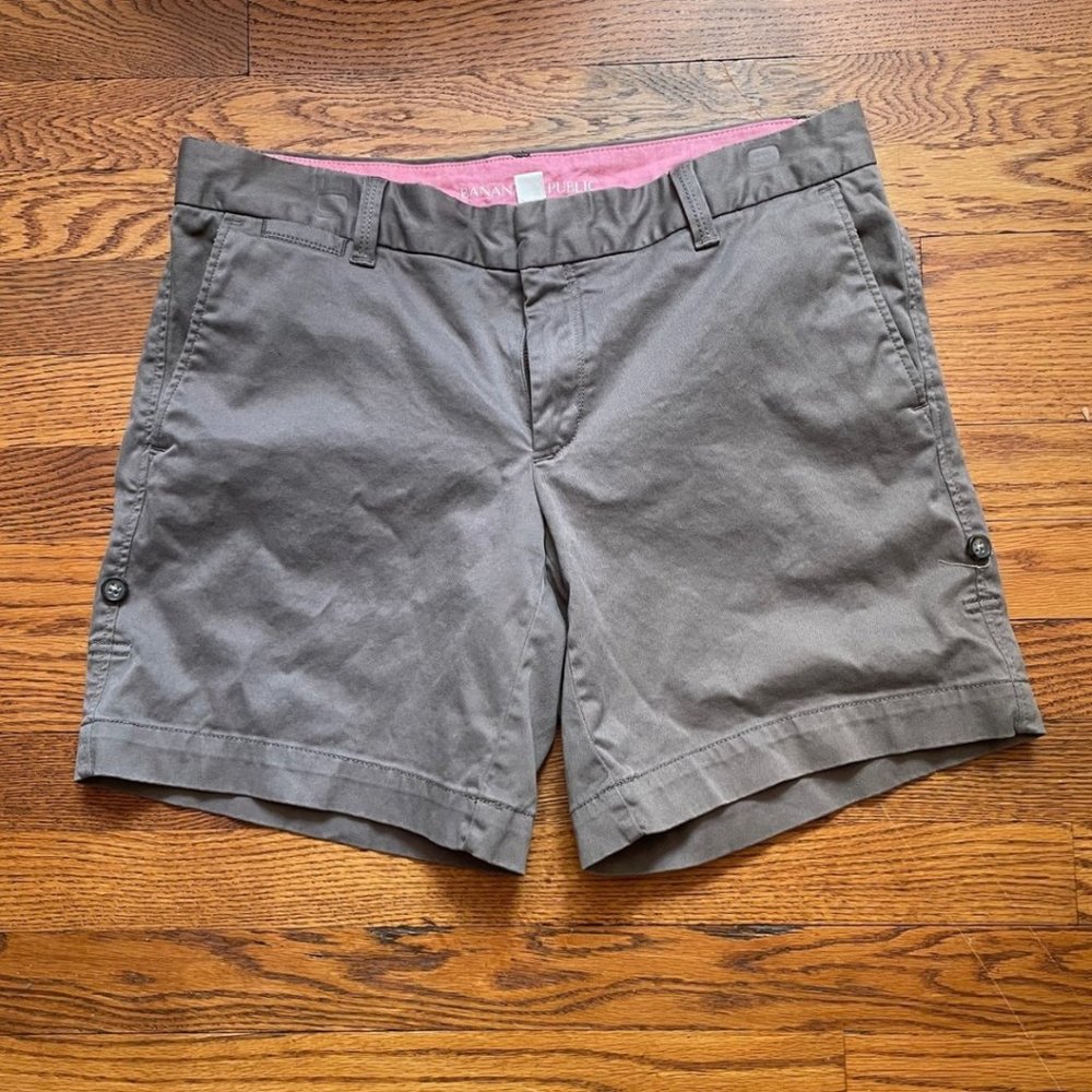 NWOT Banana Republic Stretch Weekend Shorts in Grey, 8